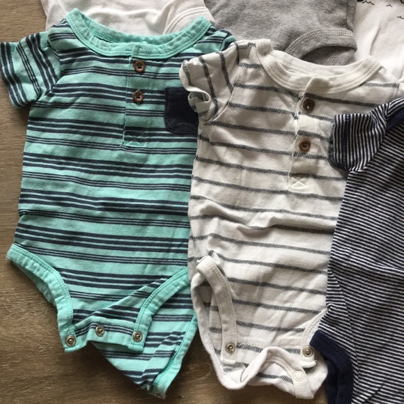 Short sleeve onesies size 3 months - Picture 4 of 5